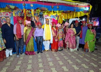 નવરાત્રીની આઠમે 58 સિનિયર સિટીઝનોનું મહાઆરતી સાથે સન્માન કરી સમાજમાં ઉત્તમ ઉદાહરણ આપતો શાહ પરિવાર