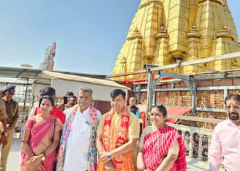 મંત્રીશ્રી પ્રવીણભાઈ માળીએ અંબાજી ખાતે માઁ અંબાના દર્શન કરીને રાજ્યની શાંતિ, સમૃદ્ધિ અને સુખાકારી મા…