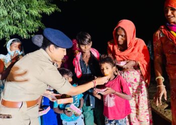 હડાદ પોલીસે અંતરિયાળ વિસ્તારમાં દિવાળીની અનોખી ઉજવણી કરી