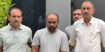 ગાંધીનગરમાં મહિલા પોલીસકર્મીના હત્યા કેસમાં મોટો ખુલાસો, પરિણીત પ્રેમી જ નીકળ્યો હત્યારો | gandhinag…