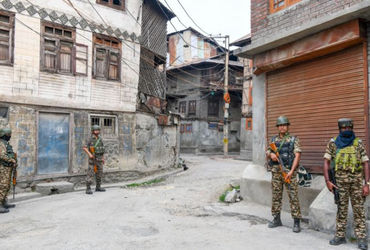 જમ્મુ-કાશ્મીરમાં આતંકી નેટવર્ક સામે મોટી કાર્યવાહી, તહરીક-એ-હુર્રિયતનું હેડક્વાર્ટર સીલ | Jammu & Ka…