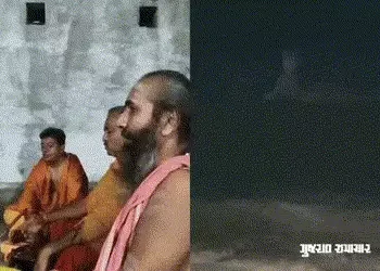 VIDEO: જૂનાગઢમાં ખોડિયાર મંદિરમાં ચાલતા યજ્ઞમાં આવી પહોંચ્યા 3 સિંહ, હવન પૂર્ણ થતાં જ ચાલ્યા ગયા | 3…