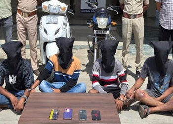 વડોદરા નજીક હાઈવે પર પાવાગઢના દર્શનાર્થીઓને લૂંટનારી ગેંગના ચાર સાગરીત પકડાયા | 4 members of gang th…