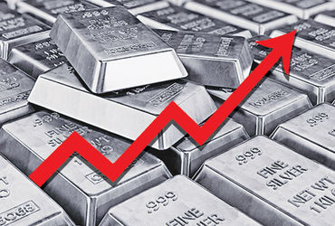 ચાંદી ઉછળીને રૂ. 1,54,000 જ્યારે સોનુ રૂ.1,24,500ની ટોચે | Silver surges to Rs 1 54 000 while gold t…