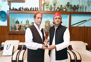 આઝમ ખાન પર ખોટા કેસ કરીને ફસાવ્યા, સપા હંમેશા તેમની સાથે…’, મુલાકાત બાદ બોલ્યા અખિલેશ | Akhilesh s…