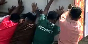 સ્ટ્રીટ વેન્ડર્સ પોલિસીનો અમલ ન થાય ત્યાં સુધી લારીઓ ઊઠાવો નહીં | Do not lift trucks until the stree…