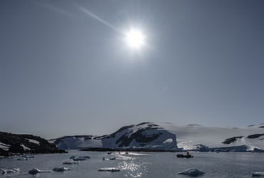 એન્ટાર્કટિકનો પીગળતો બરફ કાર્બન બોમ્બને જીવંત કરી શકે