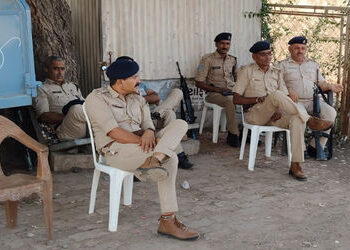 બોટાદ: હડદડની કૃષિ મહા પંચાયતમાં ઘર્ષણ બાદ ગામમાં SRPનો બંદોબસ્ત ગોઠવી દેવાયો | botad hadadad mahapa…