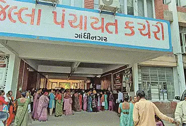 પડતર પ્રશ્નો ઉપરાંત ટેકોની ઓનલાઈન કામગીરી સામે આશાવર્કરોનું હલ્લાબોલ | Asha workers protest against …