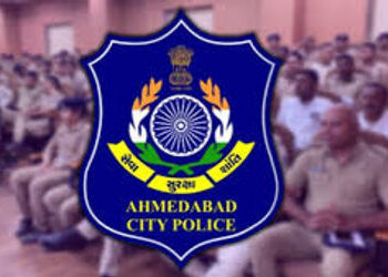 શહેરના કેટલાંક પીઆઇના માનીતા સ્ટાફની બદલી છતાંય, ચાર્જ ન છોડાયો | ahmedabad several based police ins…