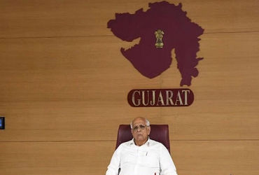 ગુજરાતનો સરકાર વિરોધી માહોલ ઠારવા મંત્રીમંડળની ‘સર્જરી’ કરાઈ, સમજો ભાજપનું ગણિત! | gujarat Political…