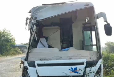 ગોધરા નજીક મોડી રાત્રે બે લક્ઝરી બસો વચ્ચે ગમખ્વાર અકસ્માત: બે મહિલાના કમકમાટીભર્યા મોત, 15 ઇજાગ્રસ્…