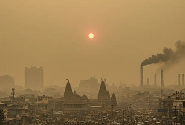 દિવાળી પૂર્વે દિલ્હીમાં પ્રદૂષણ બોમ્બ ફૂટયો, કેરળમાં ભારે વરસાદનો કેર | Pollution bomb explodes in D…