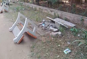 ધ્રાંગધ્રાના મયુર બાગમાં અસામાજિક તત્વોએ ફરી બાંકડાઓમાં તોડફોડ કરી | Anti social elements again vand…