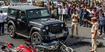 જયપુરમાં બેફામ કારે ત્રણ બાઈકને મારી ટક્કર, દુર્ઘટનામાં એક જ પરિવારના 4 શ્રદ્ધાળુના મોત | Tragedy in…