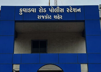 રાજકોટમાં સંતાને માનસિક બીમાર પિતાને ઝાડ સાથે બાંધીને માર મારતા મોત, કારણ જાણી ચોંકી જશો | Son kill …