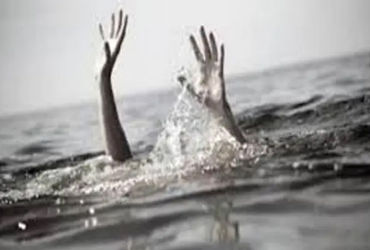 મોરબીની મચ્છુ નદીમાં આપઘાતના ઈરાદે યુવકે મારી છલાંગઃ બચાવવા ગયેલા મિત્ર સહિત બેના મોત | man Jumps in…