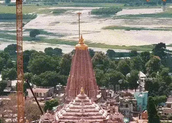 રામ ભક્તો માટે ખુશખબર: અયોધ્યામાં પૂર્ણ થયું રામ મંદિરનું નિર્માણ કાર્ય, કળશ અને ધ્વજની પણ સ્થાપના |…