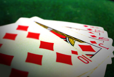 હરણી એરફોર્સના કોટ પાસે જુગાર રમતા ૭ પકડાયા,રોકડ અને મોબાઇલ કબજે | Seven people caught gambling