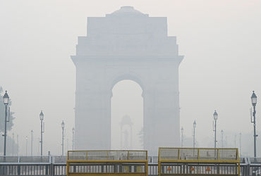 પ્રદૂષણના કારણે દિલ્હીનો શ્વાસ રુંધાયો! 1 નવેમ્બરથી વાહનો માટે નવા નિયમો લાગુ | delhi some vehicles …