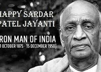 ‘બાહ્યલા બનીને અહિંસા સેવવા કરતાં તલવાર ઉપાડવી જરૂરી છે’ | ‘It is more important to take up the swor…