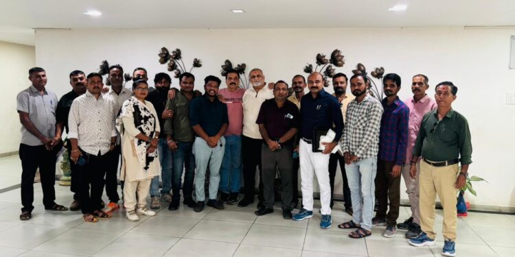 પત્રકાર એકતા પરિષદ ની મહીસાગર જિલ્લા કારોબારી ની મિટિંગ લુણાવાડા સર્કિટ હાઉસ માં યોજાઈ..