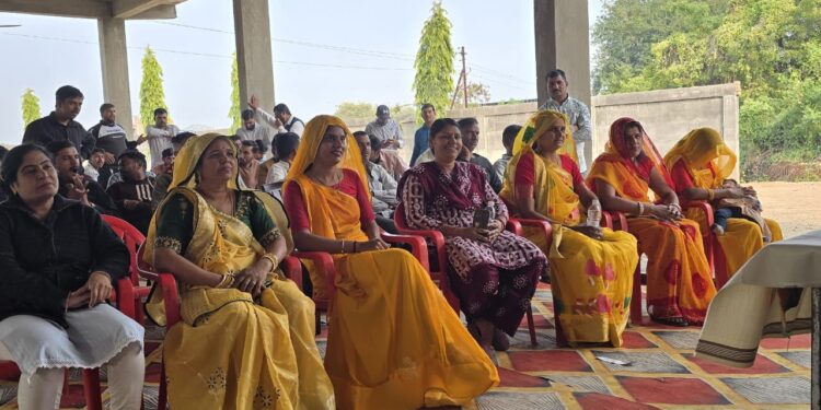 મંદસૌર જિલ્લાના બાલગુડા ગામમાં, સાબરકાંઠા જિલ્લા સહકારી દૂધ ઉત્પાદન સહકારી સંઘ લિમિટેડ દ્વારા સંચાલિ…