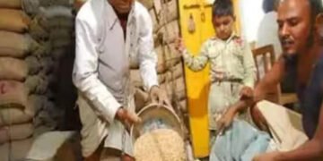 ખેડા જિલ્લાના સસ્તા અનાજના દુકાનદારો હડતાલ પર ઉતર્યા | Cheap food grain shopkeepers in Kheda distric…