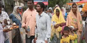 VIDEO: યુવકની આત્મા હોસ્પિટલમાં ભટકે છે કહી પરિજનો ભૂવો લઈ આવ્યા, ધૂણીને કરાવ્યો ગૃહપ્રવેશ: દાહોદનો …