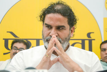 બિહારમાં મતદાન પહેલા જ પ્રશાંત કિશોરને ઝટકો, મુંગેરના ઉમેદવાર સંજય સિંહના કેસરિયા | sanjay singh mun…