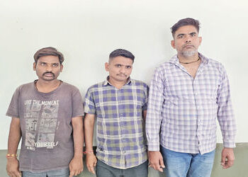 કઠલાલના ગાડવેલની સીમમાં વાત્રક નદી પાસે રૂા. 1.37 કરોડના દારૂ સાથે 3 શખ્સ ઝડપાયા | 3 people arrested…