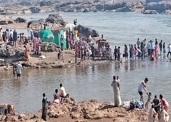 મહીસાગર અને ગળતી નદીના સંગમ સ્થાને પર્યટકો ઉમટયા | Tourists flock to the confluence of the Mahisagar…
