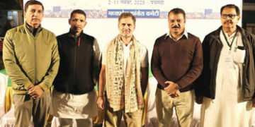કોંગ્રેસની તાલીમ શિબિરમાં 20 મિનિટ મોડા પહોંચેલા રાહુલ ગાંધીને મળી સજા! લગાવવા પડ્યા 10 પુશઅપ | rahu…