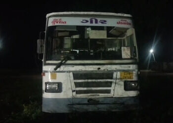 અમરેલી: ‘સલામત સવારી’ ST બસની અડફેટે દંપતી આવ્યું, મહિલાનું કમકમાટીભર્યું મોત | amreli st bus accide…