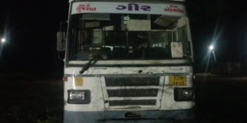 અમરેલી: ‘સલામત સવારી’ ST બસની અડફેટે દંપતી આવ્યું, મહિલાનું કમકમાટીભર્યું મોત | amreli st bus accide…