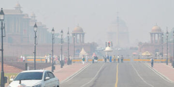 દિલ્હીમાં AQI 300ને પાર જતાં શ્વાસ લેવામાં મુશ્કેલી, પ્રદૂષણના કારણે વેપારમાં દરરોજ રૂ.100 કરોડનું ન…