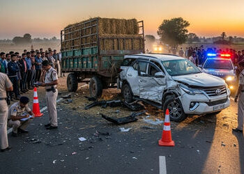 પૂરપાટ દોડતી કાર ટ્રેક્ટર ટ્રોલીમાં ઘૂસી, ગ્વાલિયર ઝાંસી હાઈવે પર ગમખ્વાર અકસ્માતમાં 5ના મોત