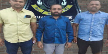 તારાપુરના ગલિયાણા ગામે બોગસ ડૉક્ટર ઝડપાયો | Fake doctor caught in Galiana village of Tarapur