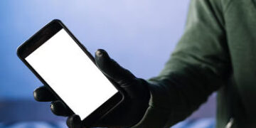 જામનગરમાં અંબર સિનેમા રોડ પર મોબાઇલ ફોનના શોરૂમમાંથી રૂ.9 લાખની કિંમતના 15 નંગ મોબાઈલ ફોનની ચોરી થયા…