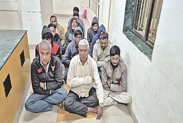 ચુડના ઝોબાળા ગામમાં જાહેરમાં જુગાર રમતા 13 શખ્સ ઝડપાયા | 13 people caught gambling in public in Zoba…