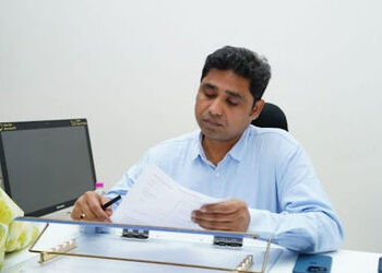 ‘AC ગાડી છોડી લોકોની જેમ રસ્તા પર ફરો તો ખબર પડે…’ AMC કમિશનરે અધિકારીઓને તતડાવ્યાં | AMC Commissi…