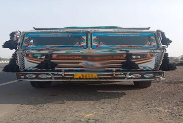 સુરેન્દ્રનગરમાં ગેરકાયદે ખનીજ સંપતિનું વહન કરતા 3 ડમ્પર ઝડપાયા | 3 dumpers caught transporting illeg…