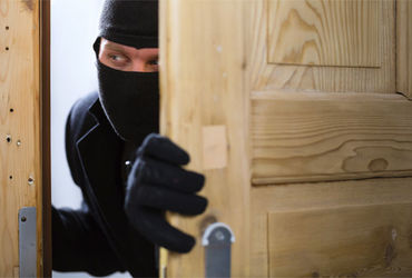 તળાજા તાલુકાના બેલા ગામે રહેણાંકી મકાનમાં ચોરી | Theft in a residential house in Bela village of Tal…