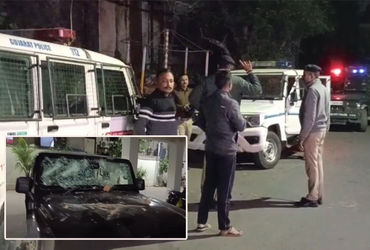 અમદાવાદમાં બાઈક સવાર સાથે ઘર્ષણ બાદ 15ના ટોળાએ વિદ્યાર્થીની ગાડીમાં તોડફોડ કરી, પિતા-પુત્રને માર માર…