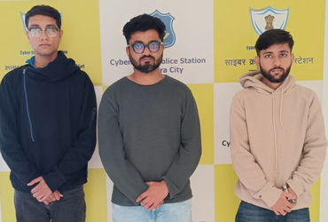 વડોદરાના બંગલામાં ઇન્ટરનેશનલ કોલ સેન્ટર ચલાવતા ત્રણ યુવકોએ 80 થી વધુ વિદેશીઓને ફસાવ્યા | Three youth…