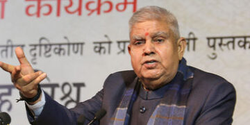 પૂર્વ ઉપ રાષ્ટ્રપતિ ધનખડના સ્વાગત માટે ભાજપના કોઈ નેતા ન આવ્યા, કોંગ્રેસે માર્યો ટોણો | No BJP leade…