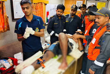 જાફરાબાદના મધદરિયે બોટમાં સર્જાઈ દુર્ઘટના, ખલાસીનો પગ કપાઈ જતાં કોસ્ટગાર્ડની ટીમે પહોંચીને કરી સારવા…