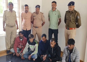 ચોટીલામાં બેંકના ATMમાં ચોરીને અંજામ આપ્યા પહેલા જ પાંચ શખ્સો ઝડપાયા | Five people caught before the…