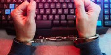 મની લોન્ડરીંગનો કેસ થયાનું કહીને નિવૃત ચીફ ફાયર ઓફિસરને ડીજીટલ એરેસ્ટ કરી ૨૧ લાખ પડાવી લેવાયા | cybe…