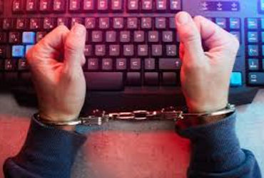 મની લોન્ડરીંગનો કેસ થયાનું કહીને નિવૃત ચીફ ફાયર ઓફિસરને ડીજીટલ એરેસ્ટ કરી ૨૧ લાખ પડાવી લેવાયા | cybe…